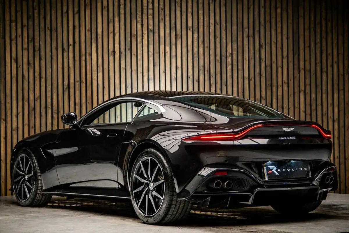 2021-aston-martin-vantage-big-2