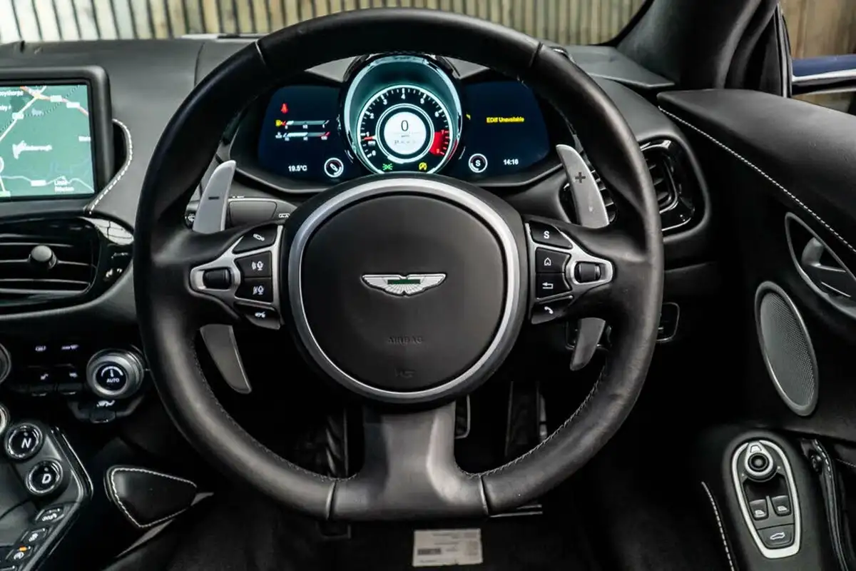 2021-aston-martin-vantage-big-26