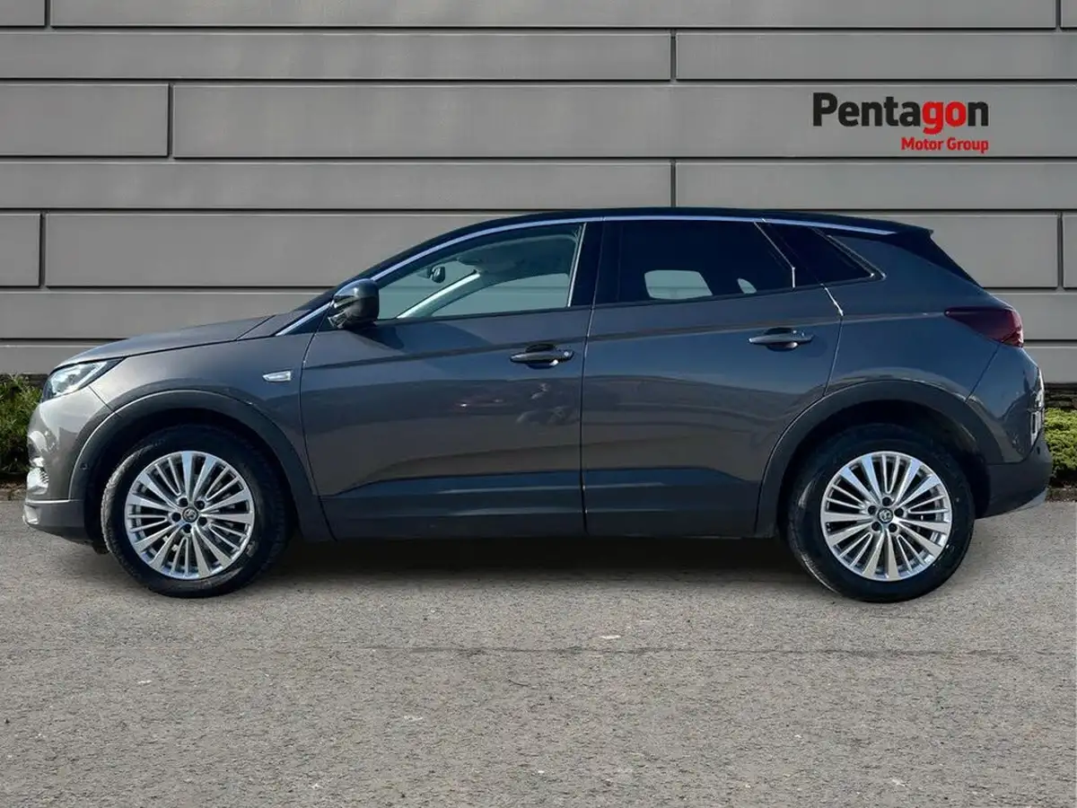 2020-vauxhall-grandland-x-12-sri-nav-big-11