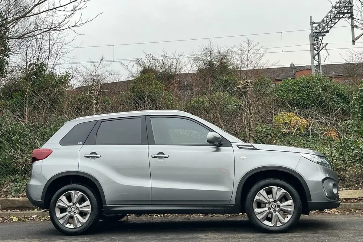 2022-suzuki-vitara-14-boosterjet-sz-t-big-8