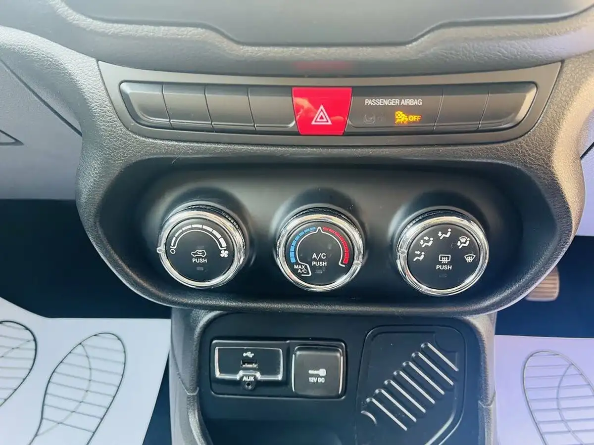 2015-jeep-renegade-14-multiair-ii-longitude-big-18