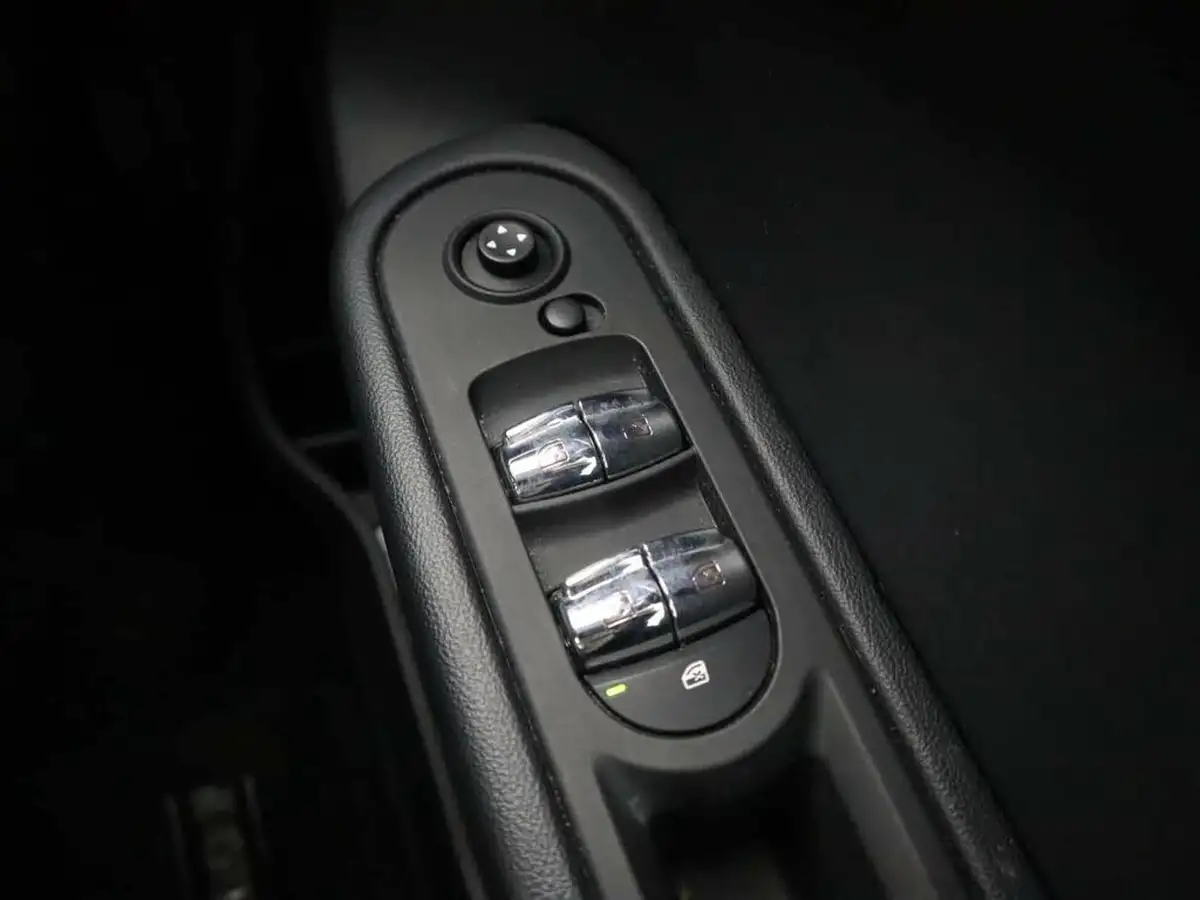 2020-mini-countryman-15-cooper-classic-auto-big-26