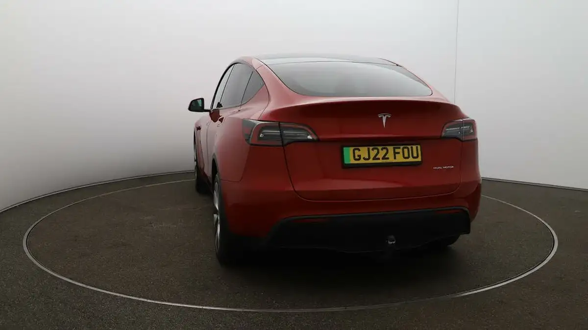 2022-tesla-model-y-e-long-range-big-52