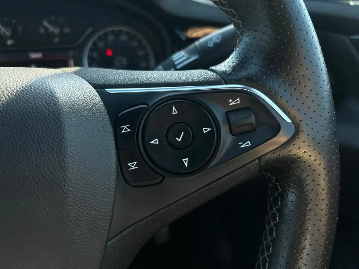 2019-vauxhall-insignia-grand-sport-15-turbo-sri-vx-line-nav-ss-big-16