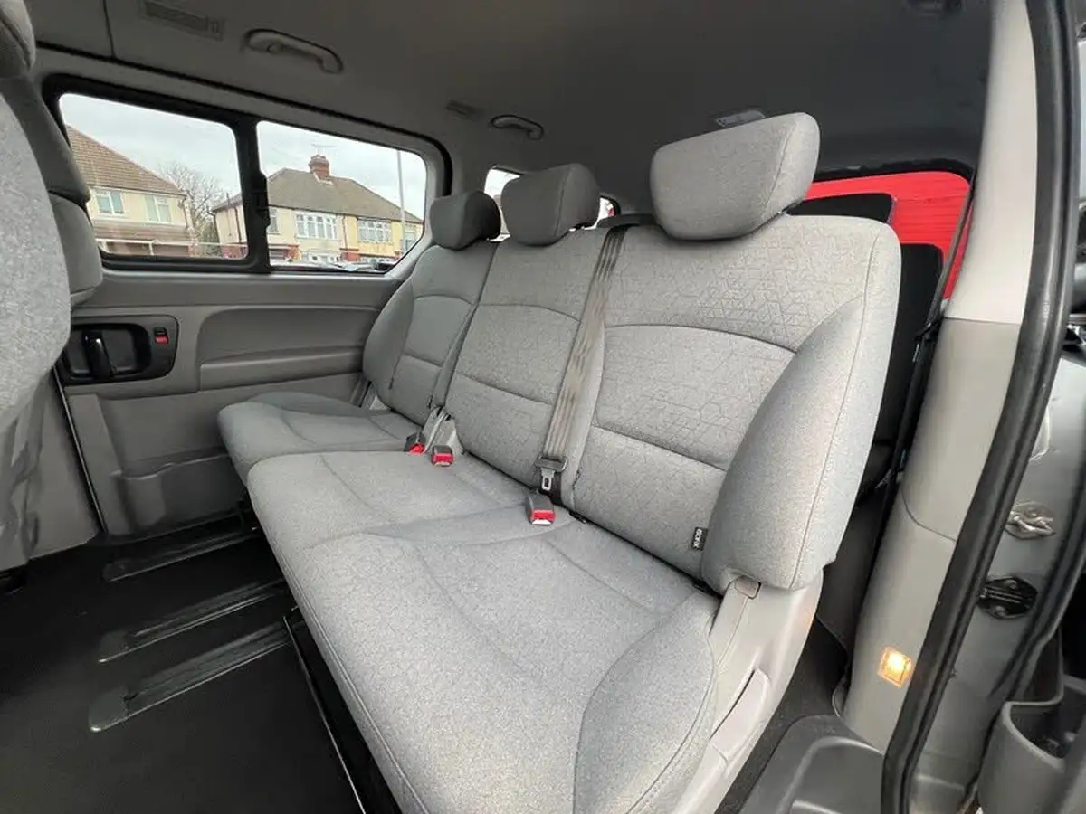 2018-hyundai-i800-25crdi-se-nav-170ps-auto-big-32