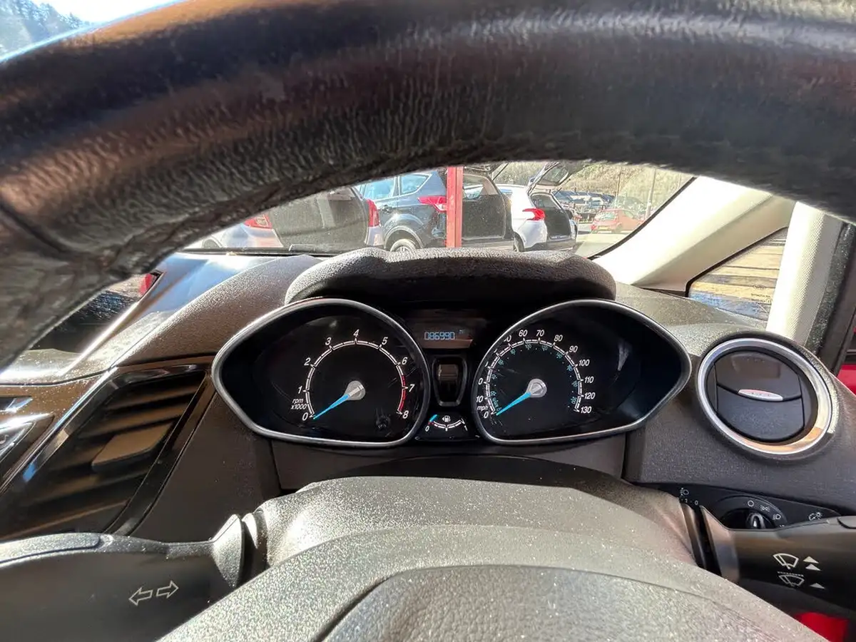 2013-ford-fiesta-10-zetec-s-big-16