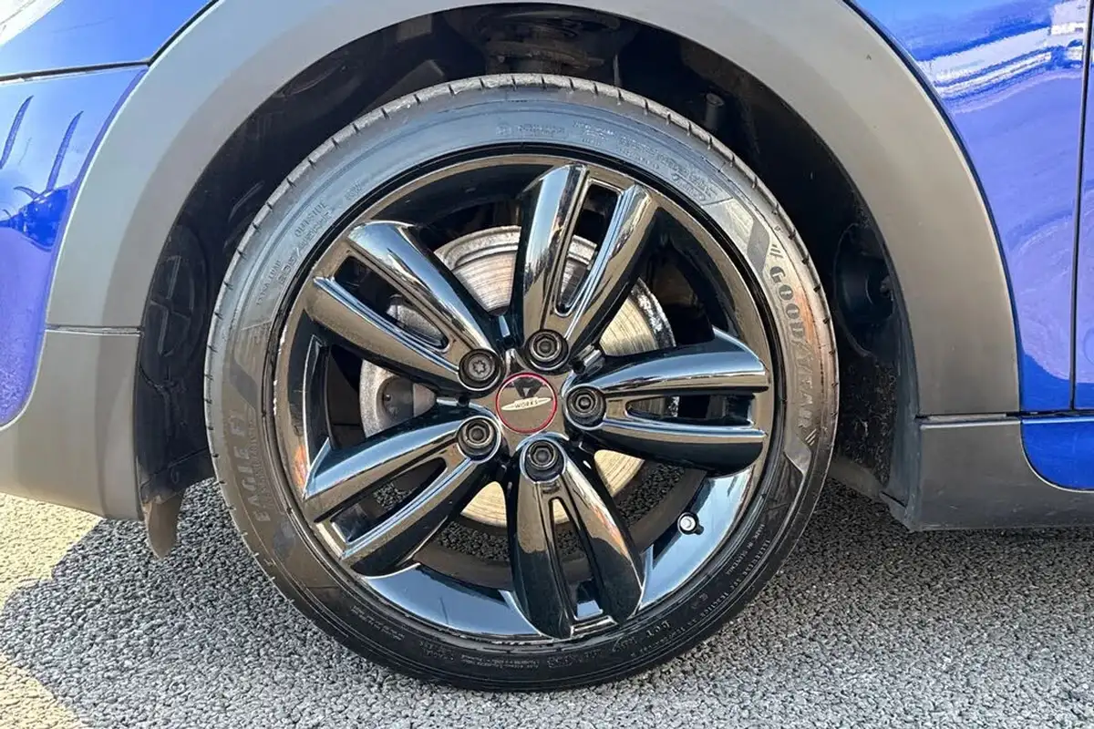 2019-mini-cooper-15-cooper-sport-hatchback-3d-big-12