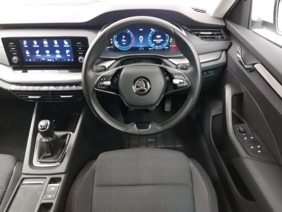 2020-skoda-octavia-15-tsi-se-first-edition-estate-big-6