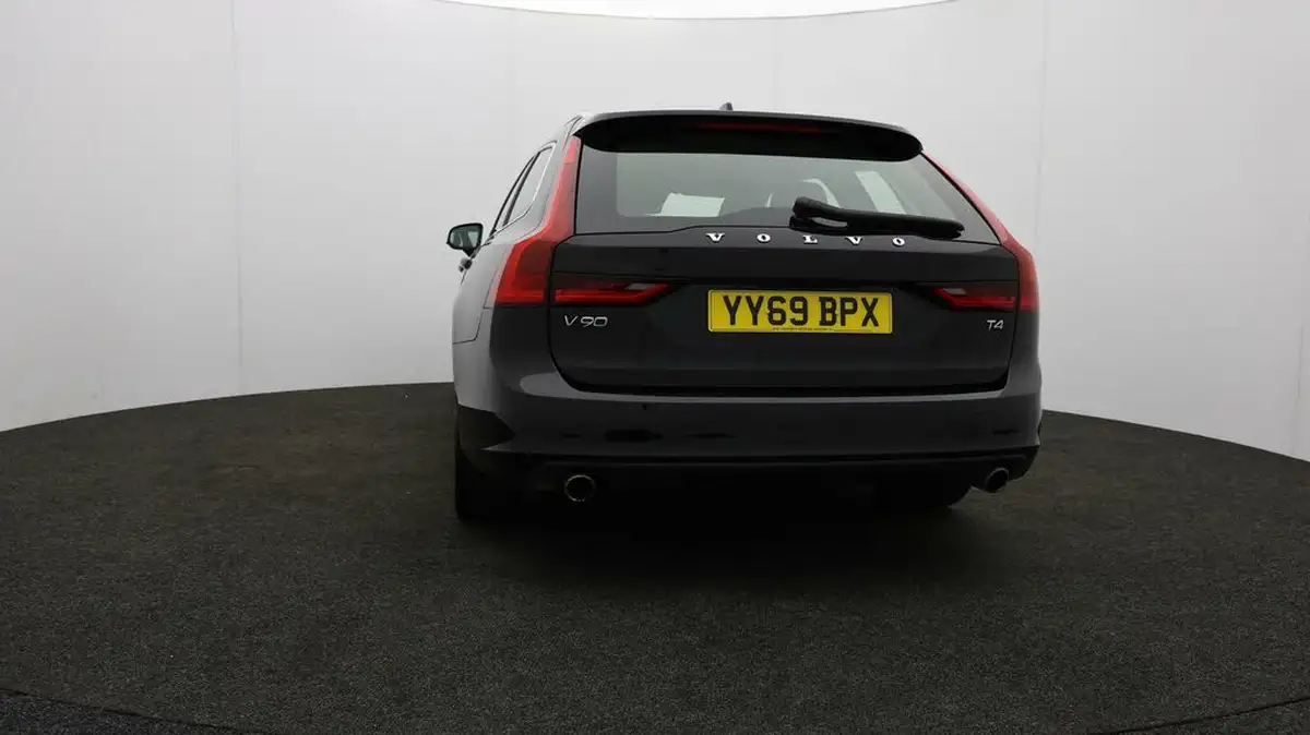 2019-volvo-v90-20-t4-momentum-plus-big-35