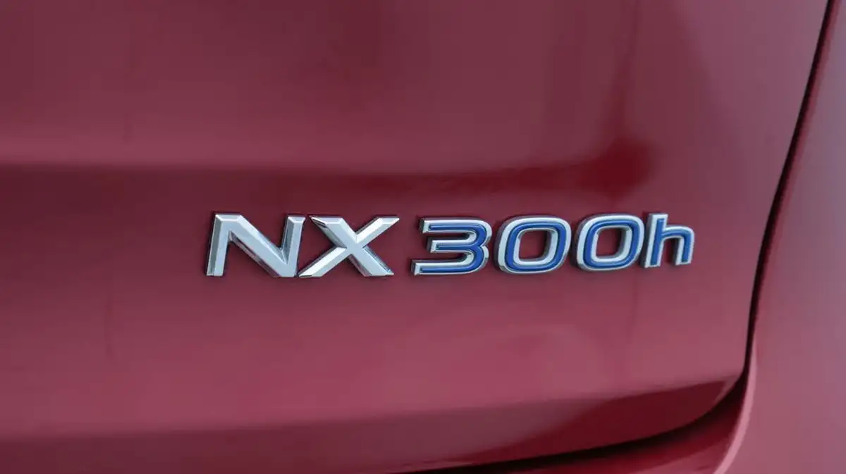 2020-lexus-nx-300h-25-f-sport-premium-pack-big-23