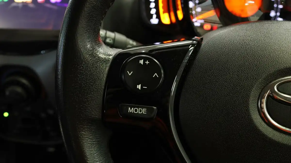 2019-toyota-aygo-10-vvt-i-x-play-big-21
