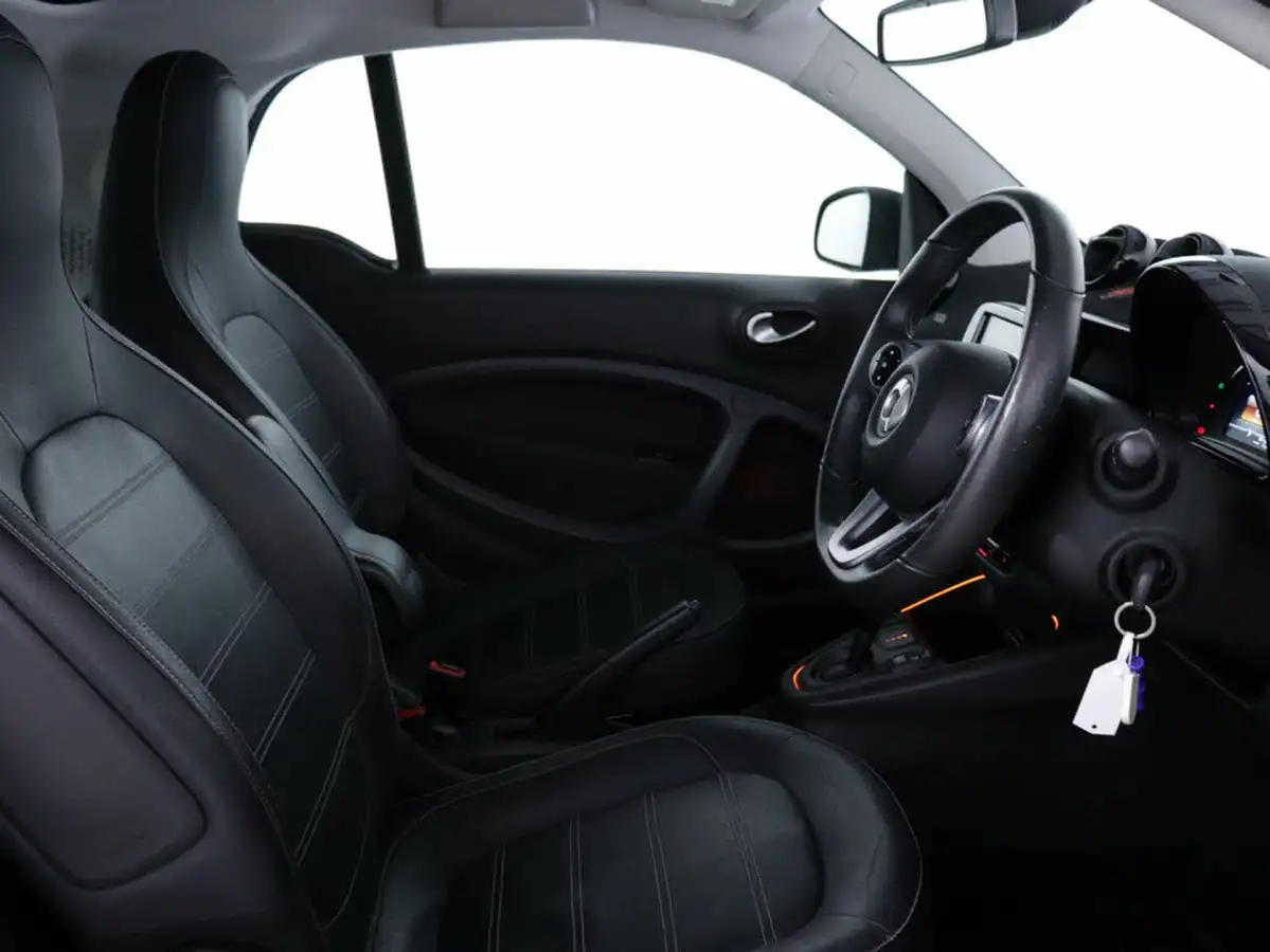 2021-smart-fortwo-eq-exclusive-coupe-big-26