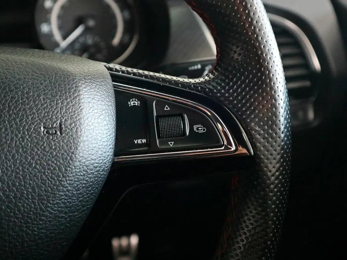 2019-skoda-fabia-10-tsi-monte-carlo-109ps-estate-big-39