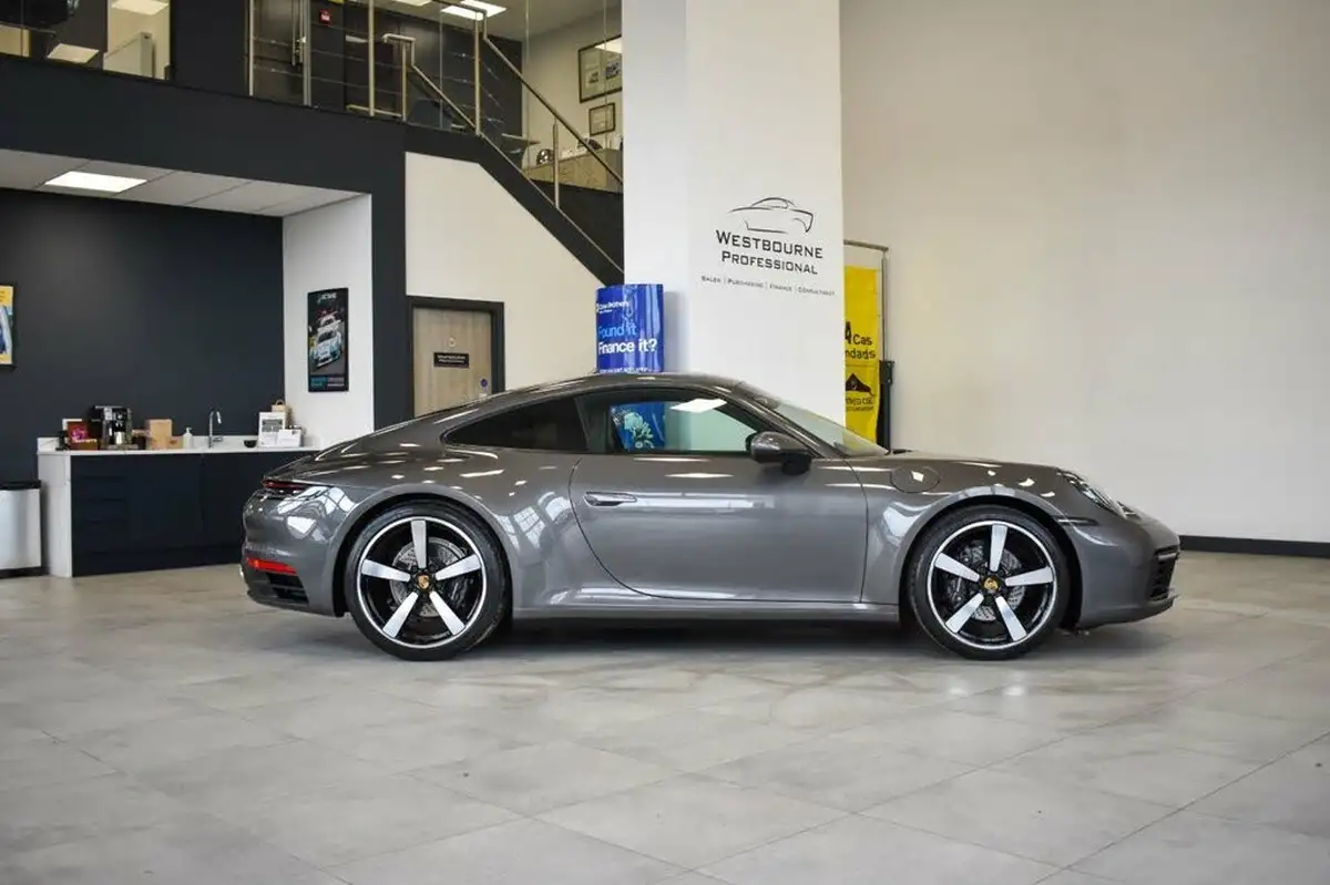 2019-porsche-911-30-carrera-4-coupe-big-2