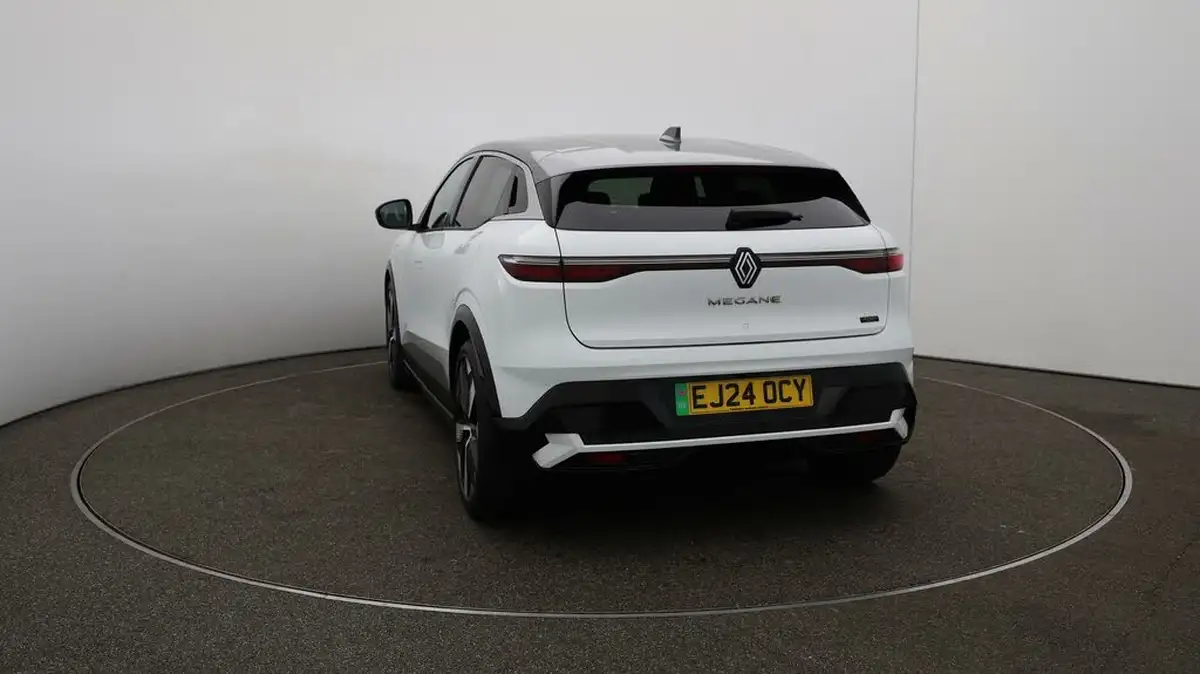 2024-renault-megane-e-tech-e-techno-big-59