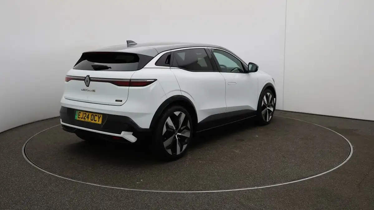 2024-renault-megane-e-tech-e-techno-big-7