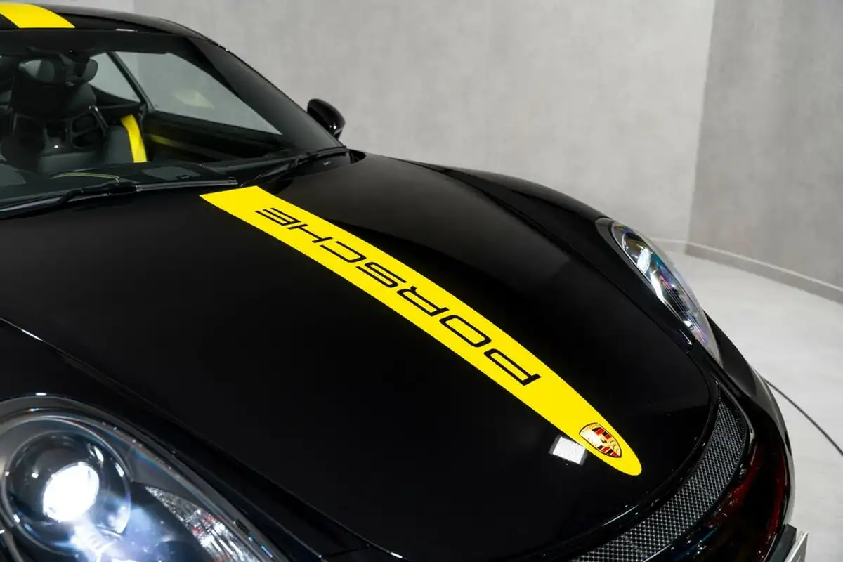 2016-porsche-cayman-38-gt4-big-22