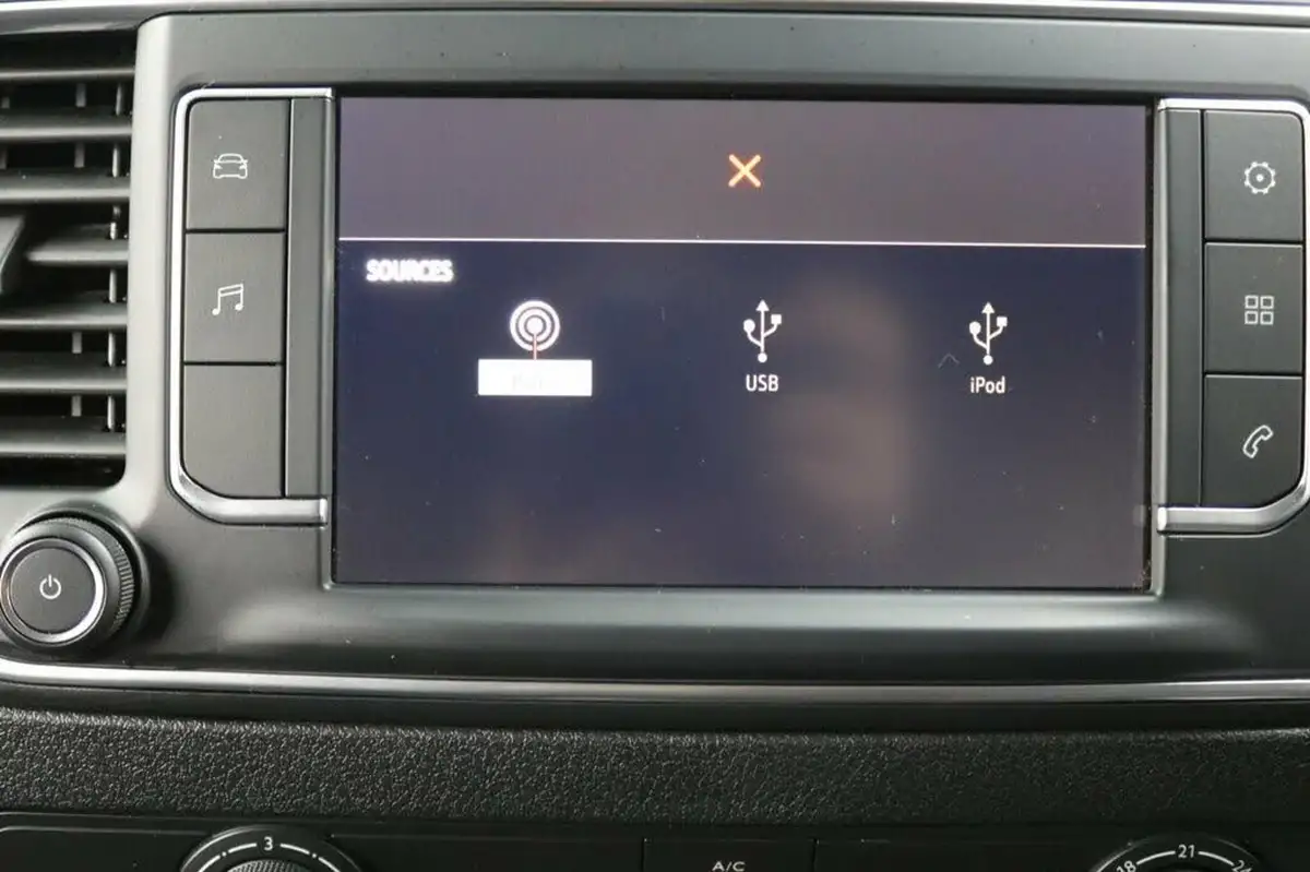2023-vauxhall-vivaro-e-3100-50kwh-l2h1-dynamic-big-41