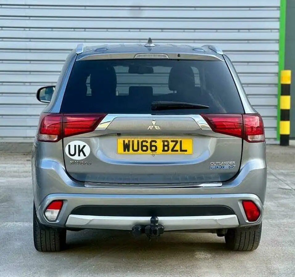 2016-mitsubishi-outlander-20-gx4h-phev-big-53