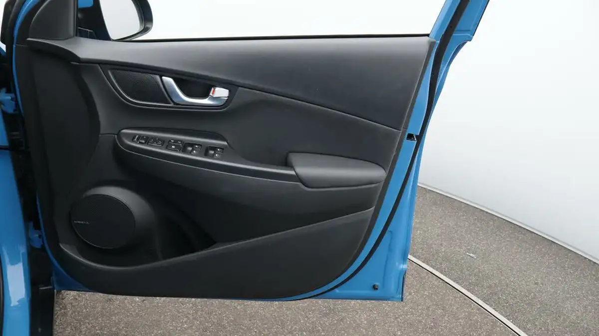2021-hyundai-kona-e-ultimate-big-15