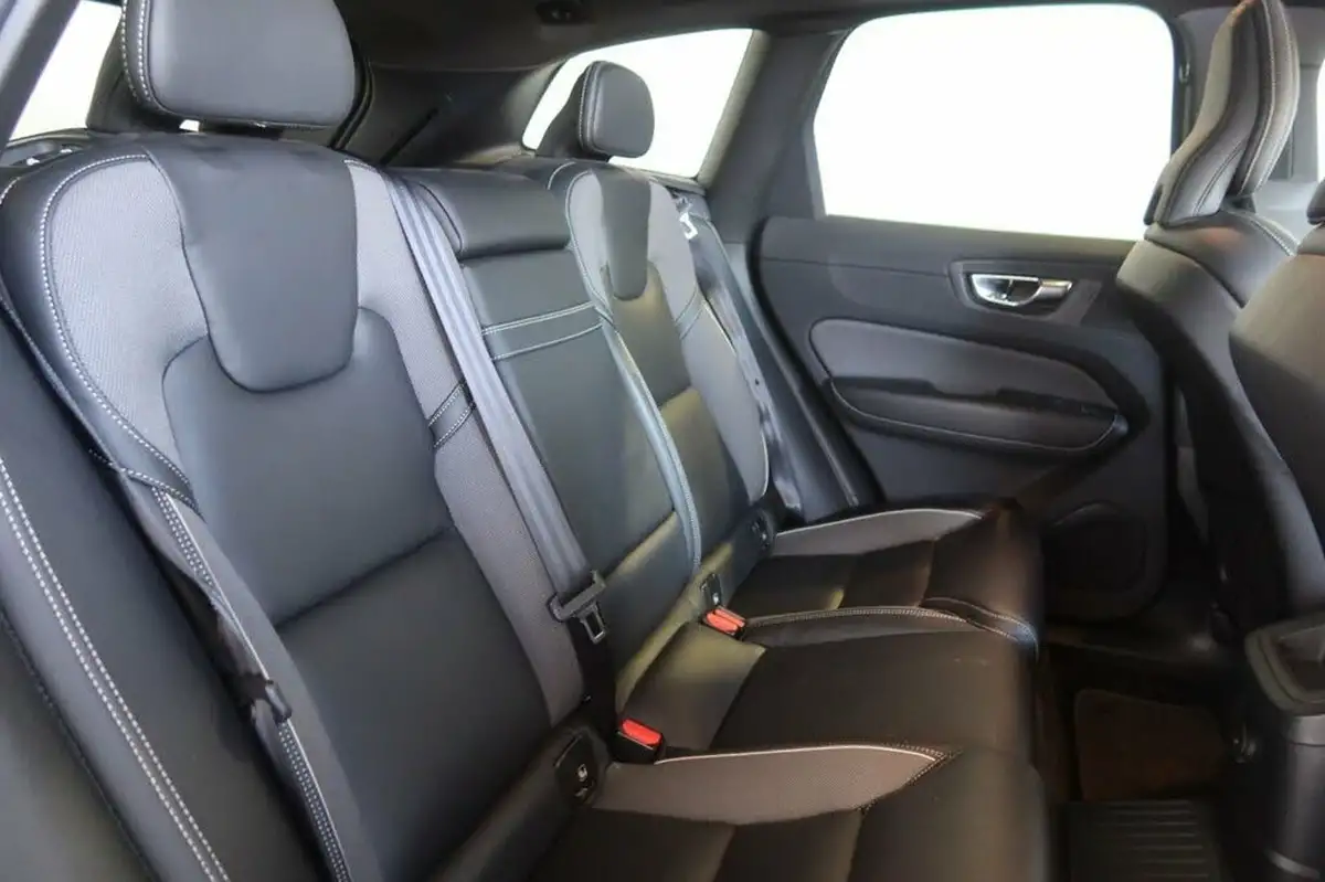 2021-volvo-xc60-20-t8-r-design-pro-390bhp-twin-engine-big-11