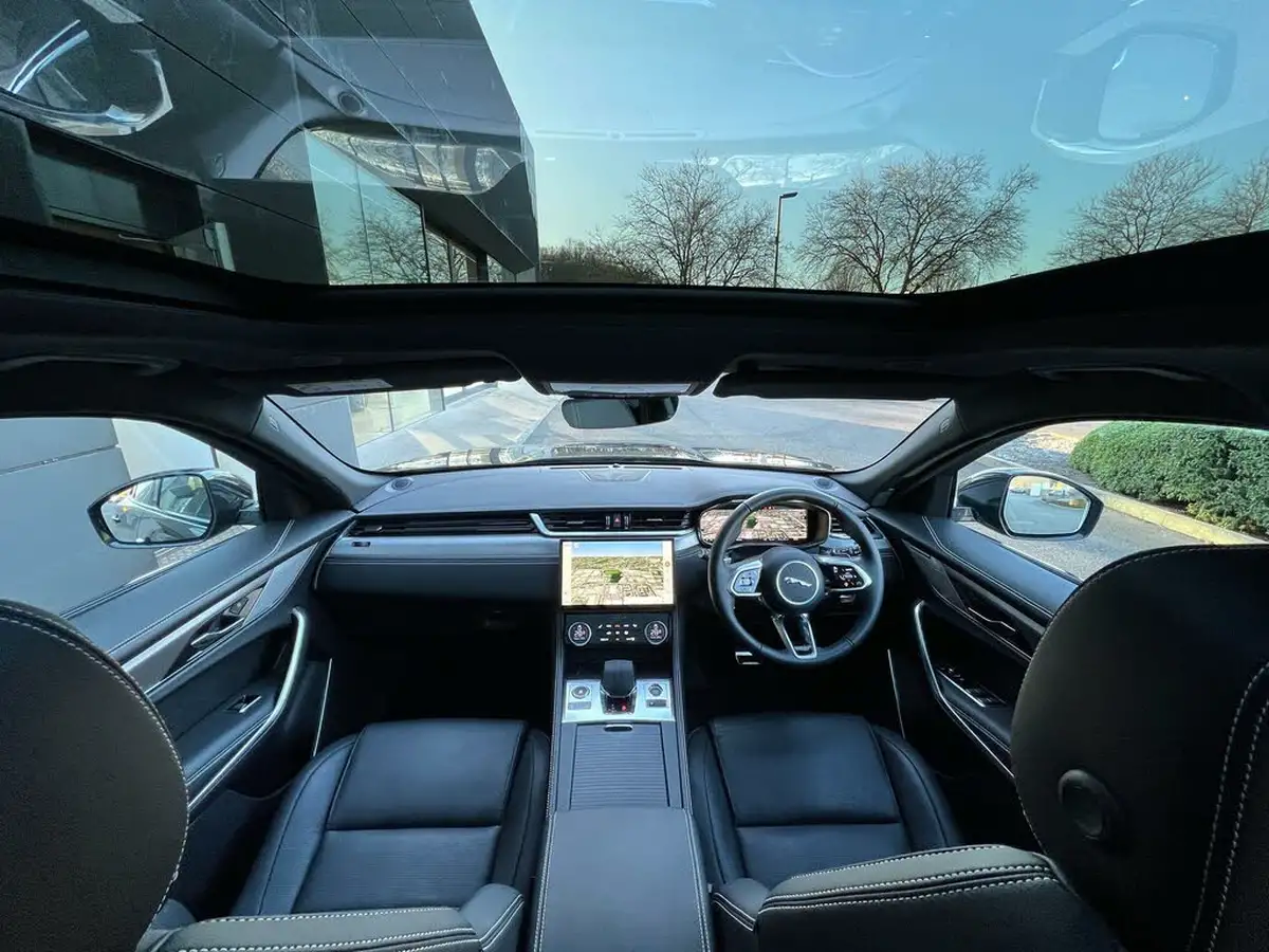 2023-jaguar-f-pace-20-d200-r-dynamic-se-black-big-2