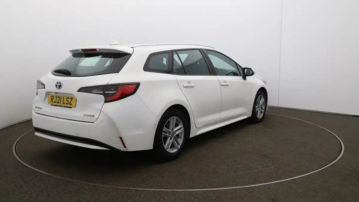2021-toyota-corolla-18-vvt-i-icon-tech-spare-wheel-touring-sports-5d-big-7