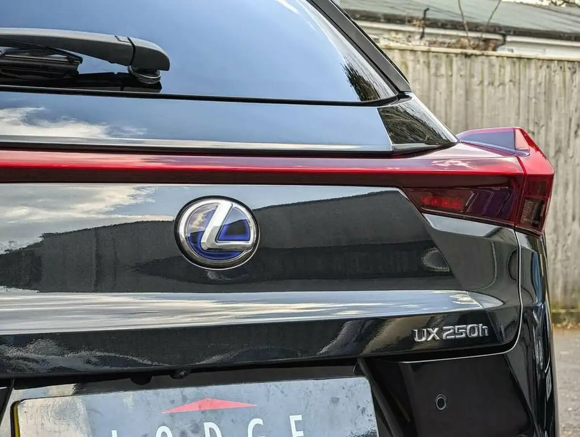2021-lexus-ux-250h-20-f-sport-premium-pack-without-navigation-big-18