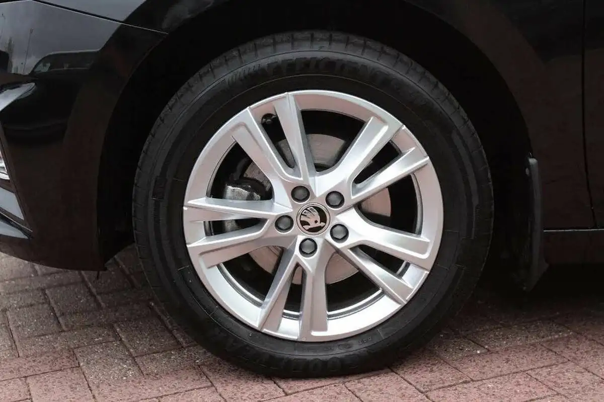 2024-skoda-fabia-10-tsi-se-l-edtion-big-8