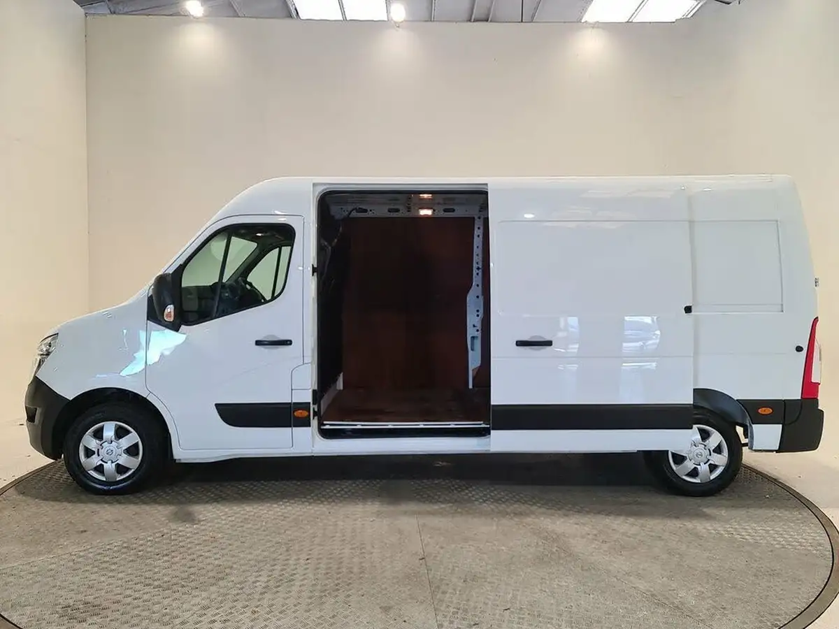 2022-nissan-interstar-23dci-f35-l3h2-acenta-135pseu6d-panel-van-big-4