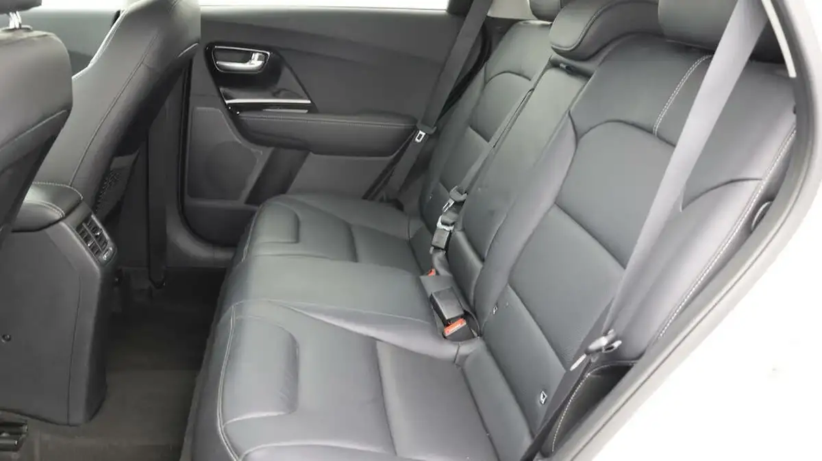 2020-kia-niro-16-gdi-phev-3-big-15