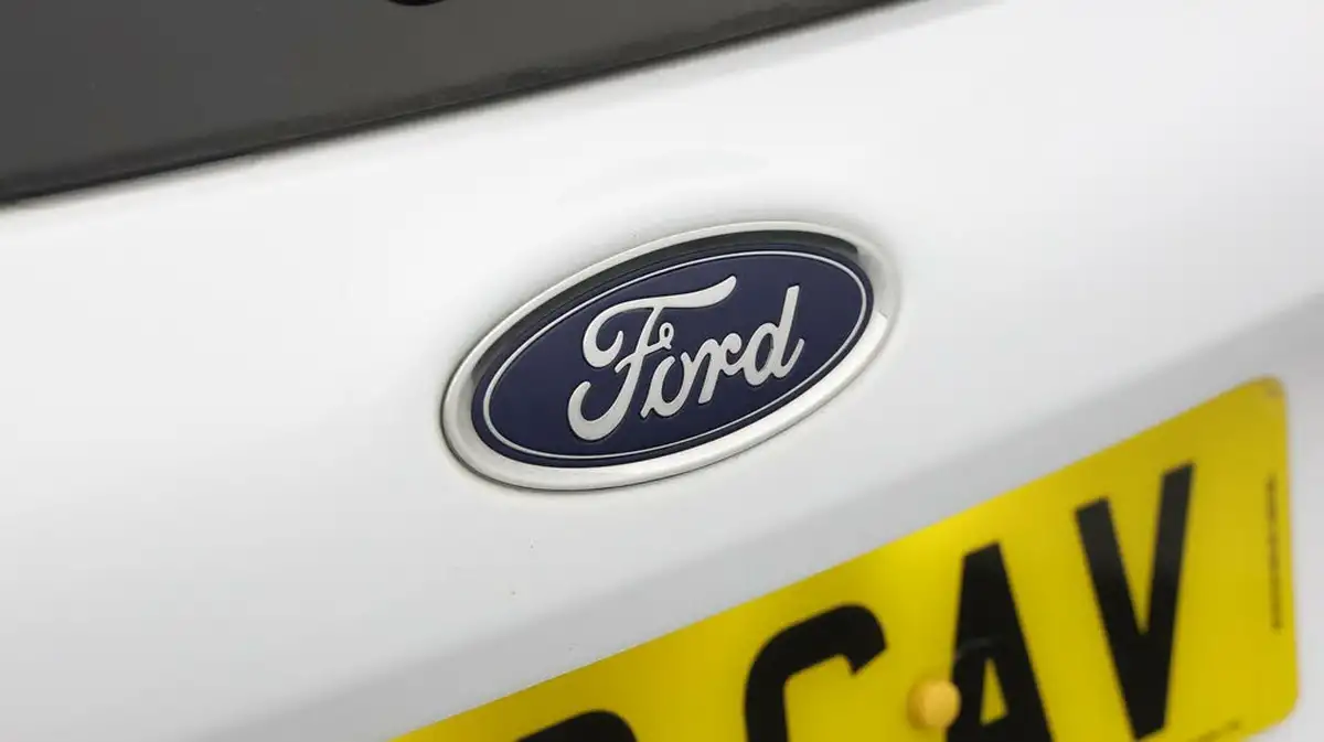 2020-ford-fiesta-10t-st-line-edition-155ps-hybrid-mhev-5d-big-19
