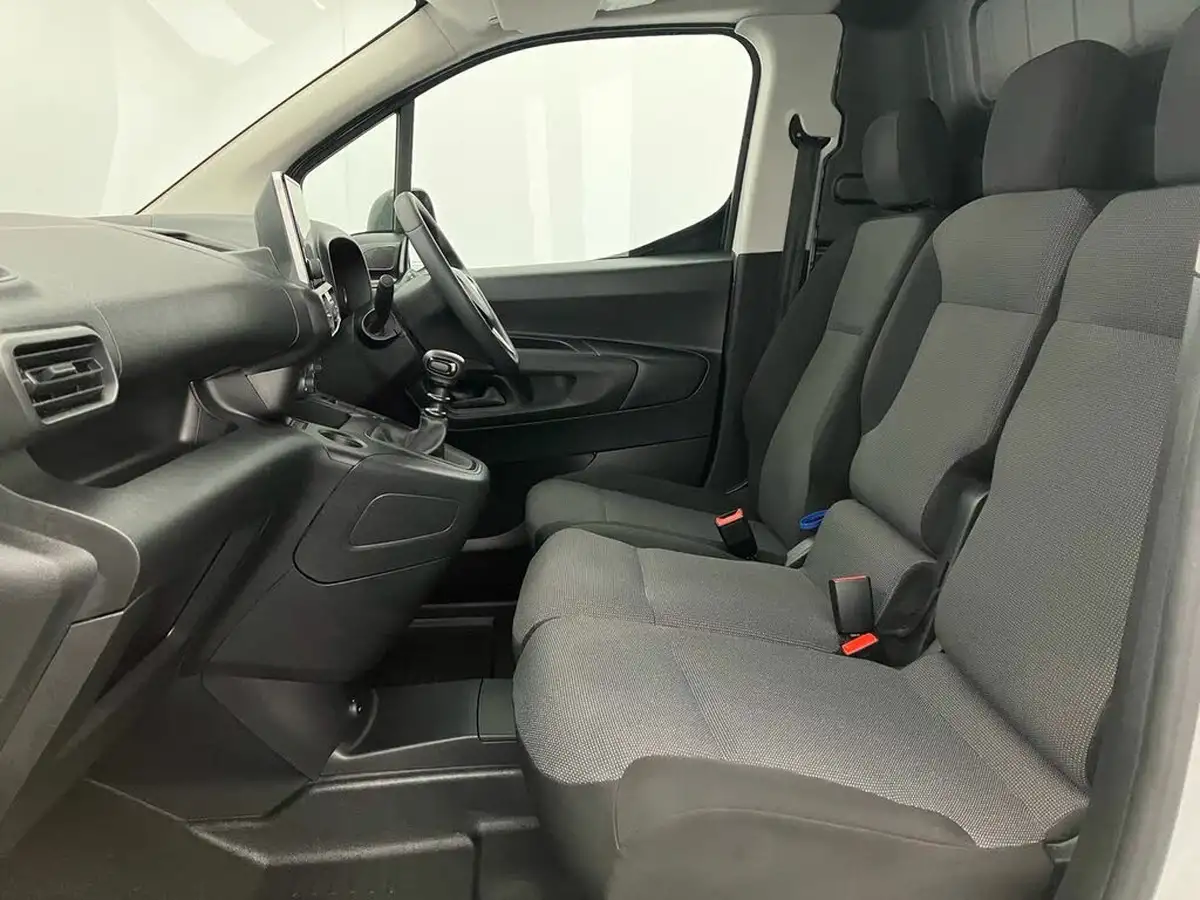 2022-vauxhall-combo-15cdti-sportive-2300-100pseu6dt-l1h1-big-23