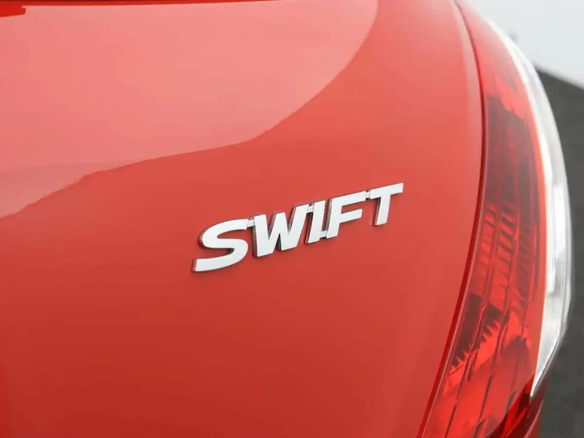 2017-suzuki-swift-12-sz4-94ps-nav-5d-at-big-41