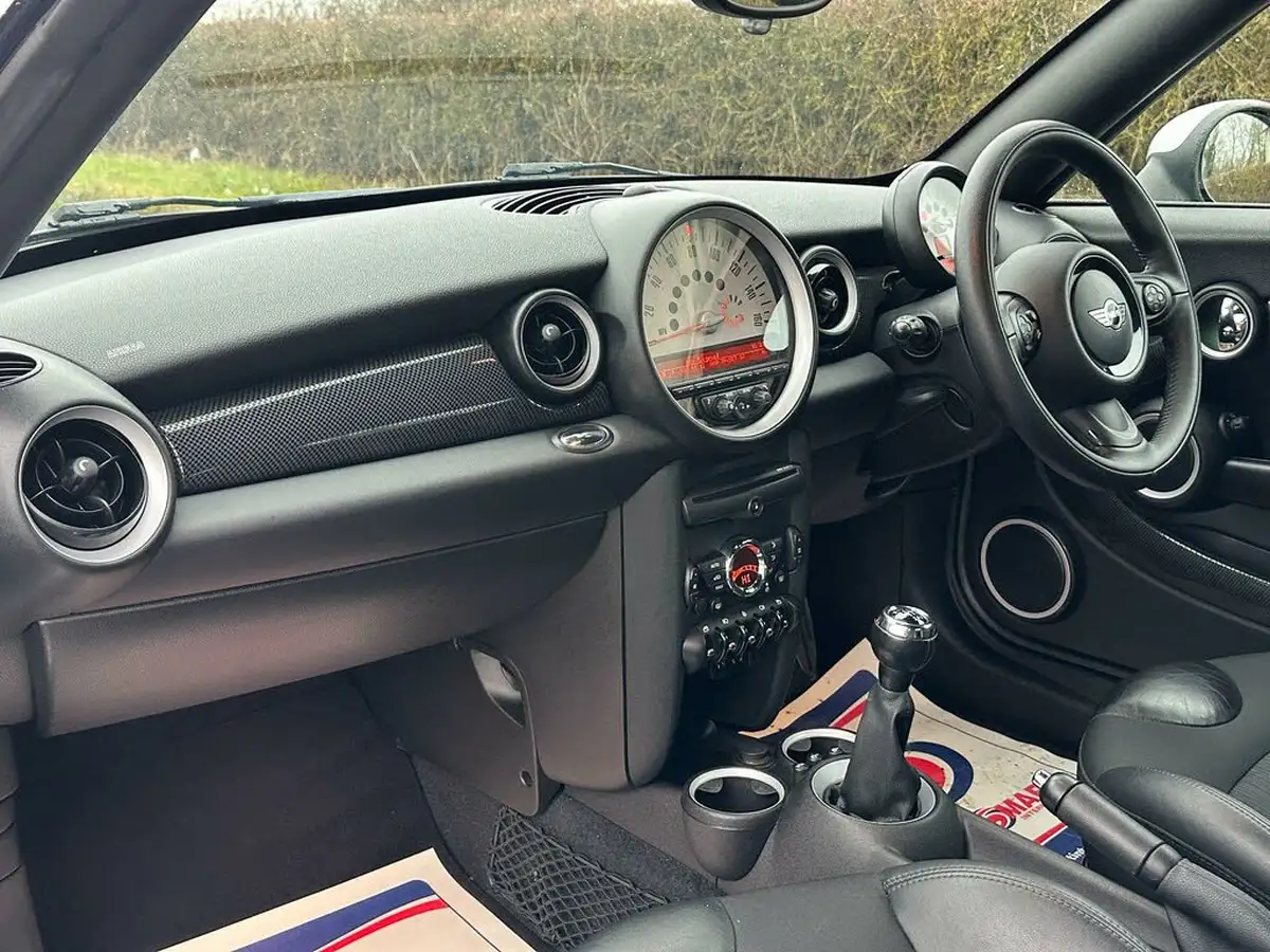 2012-mini-cooper-16-cooper-s-avenue-coupe-3d-big-9