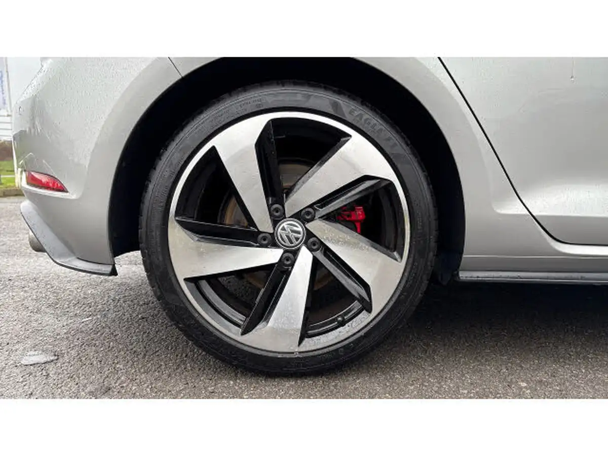 2018-volkswagen-golf-20-tsi-gti-5d-dsg-big-6