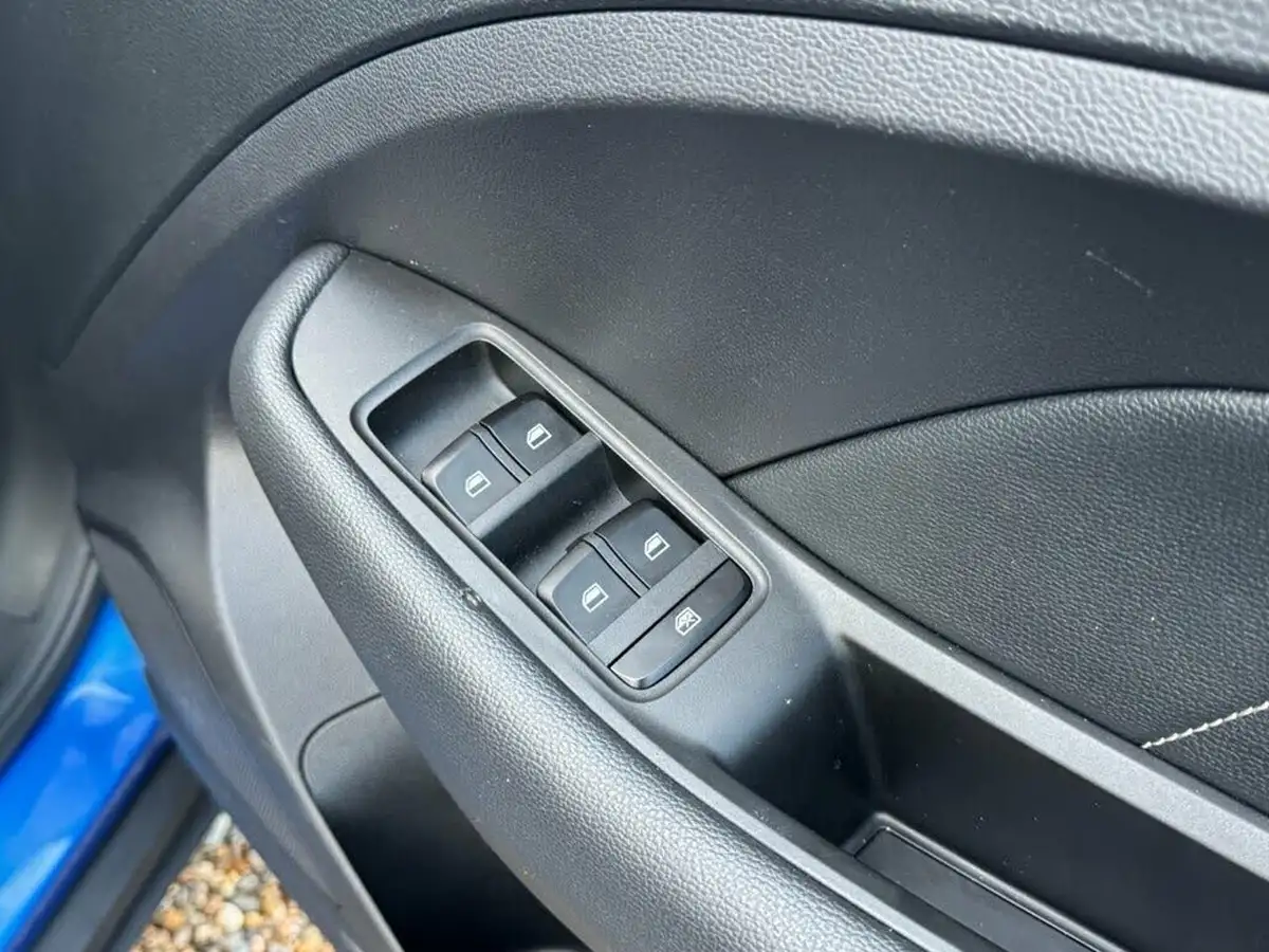 2020-mg-zs-suv-10t-gdi-exclusive-111ps-big-18