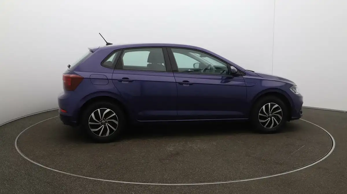 2024-volkswagen-polo-10-life-big-8