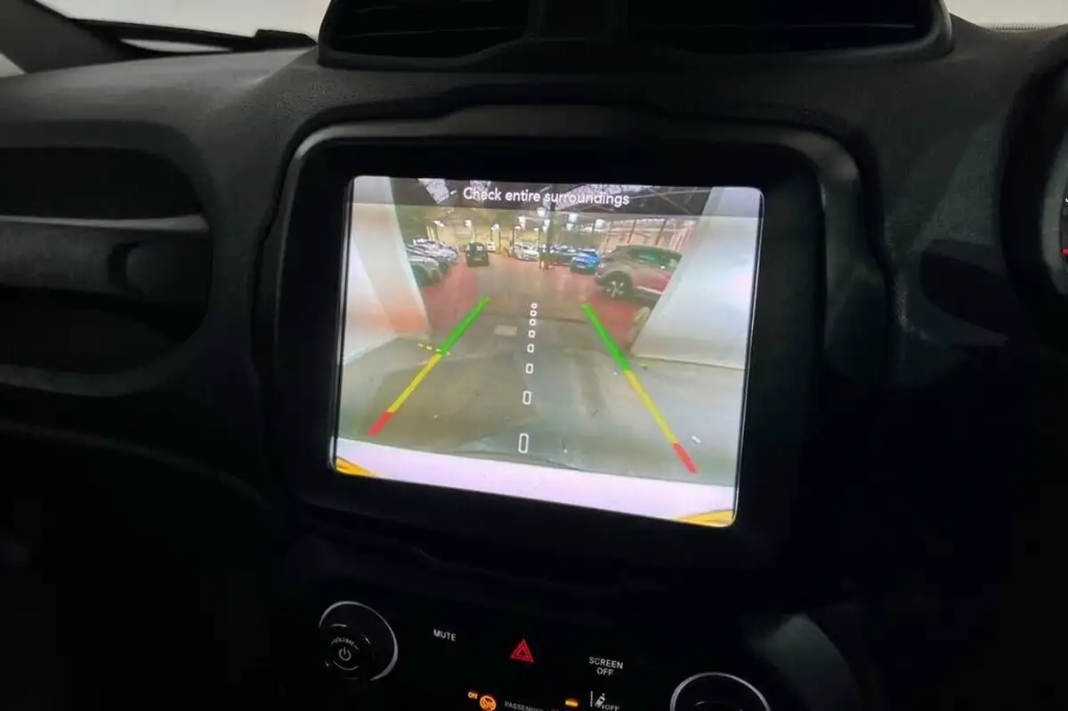 2022-jeep-renegade-10-gse-limited-big-13