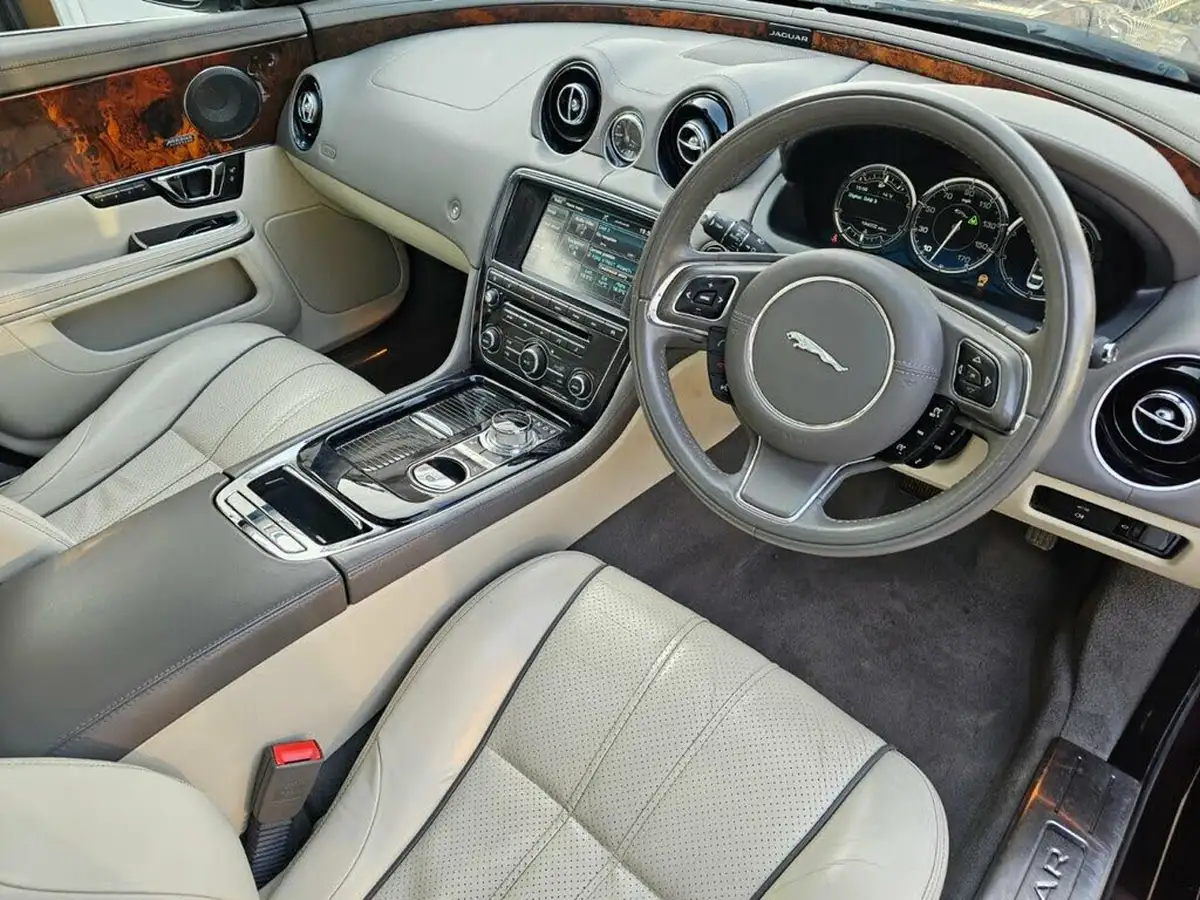 2014-jaguar-xj-series-30td-xj-portfolio-swb-auto-big-23