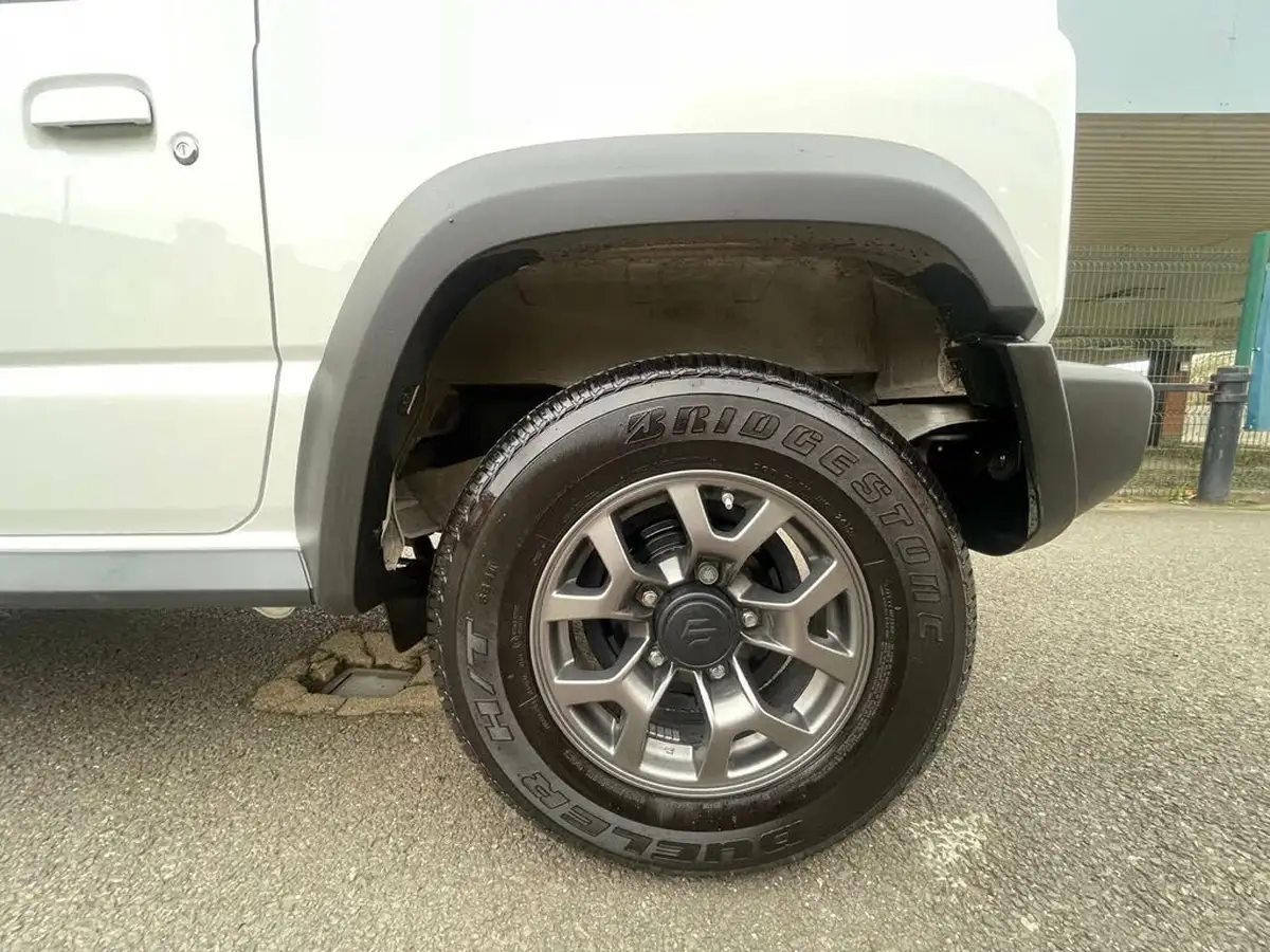 2019-suzuki-jimny-15-sz5-big-6
