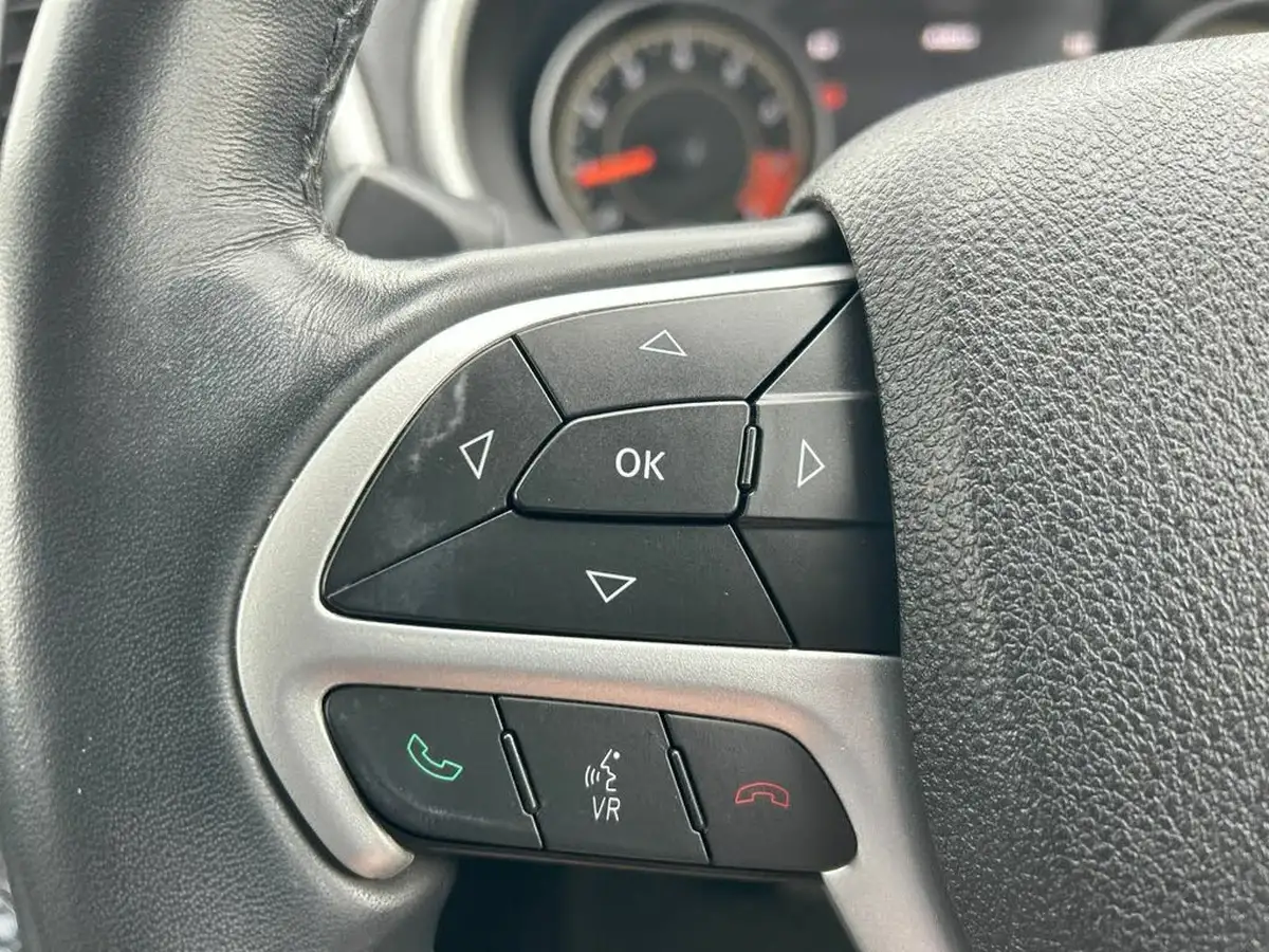 2015-jeep-cherokee-32-trailhawk-big-27