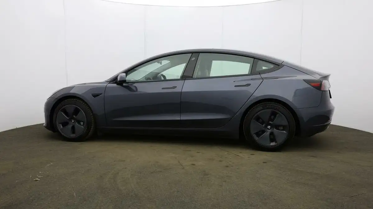 2020-tesla-model-3-e-long-range-big-59
