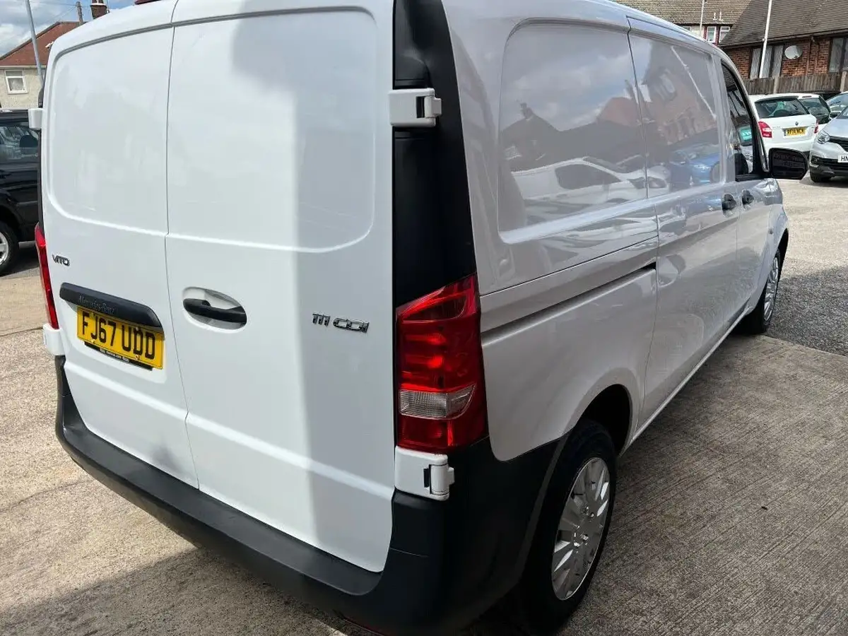 2017-mercedes-benz-vito-16cdi-111cdi-panel-compact-big-2