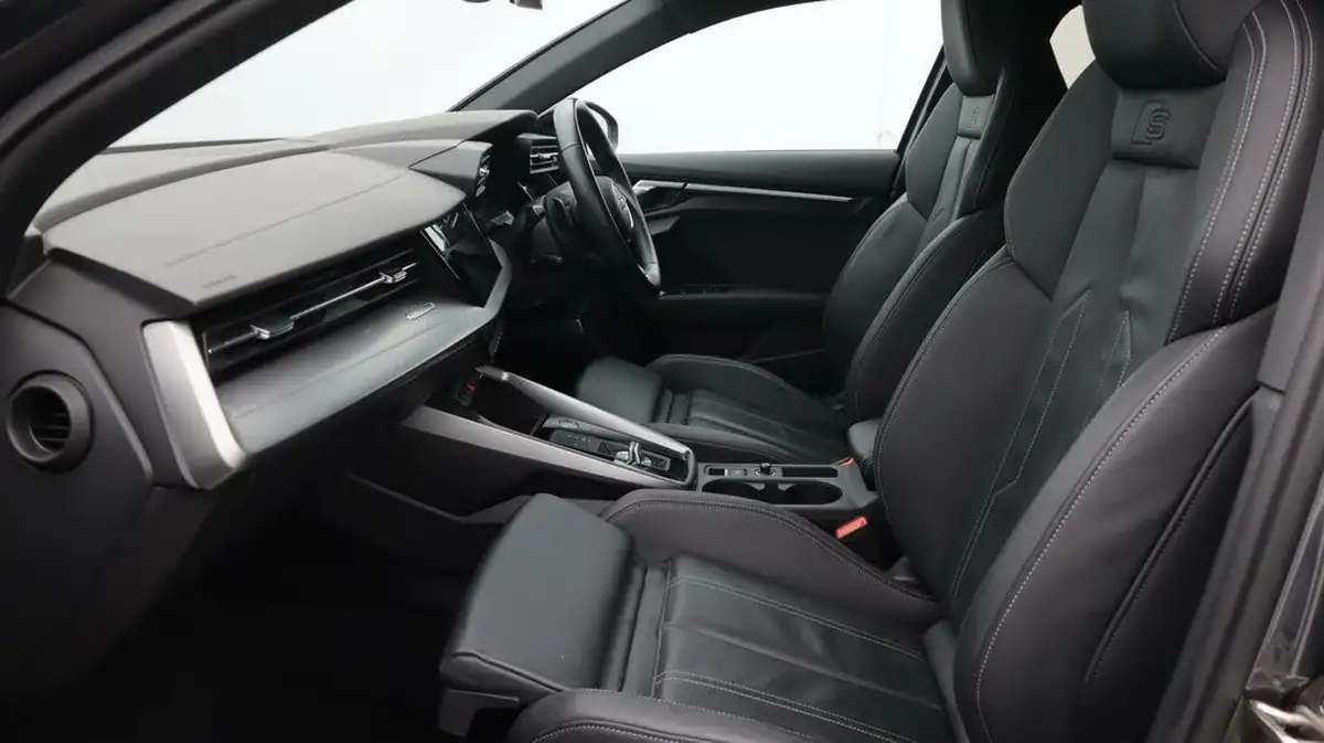 2021-audi-a3-14-45-tfsi-e-s-line-competition-big-14