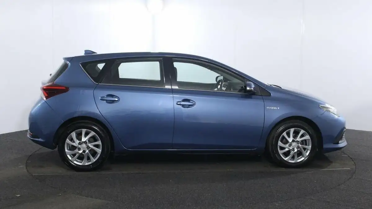 2016-toyota-auris-18-vvt-i-hsd-business-edition-hatchback-big-7