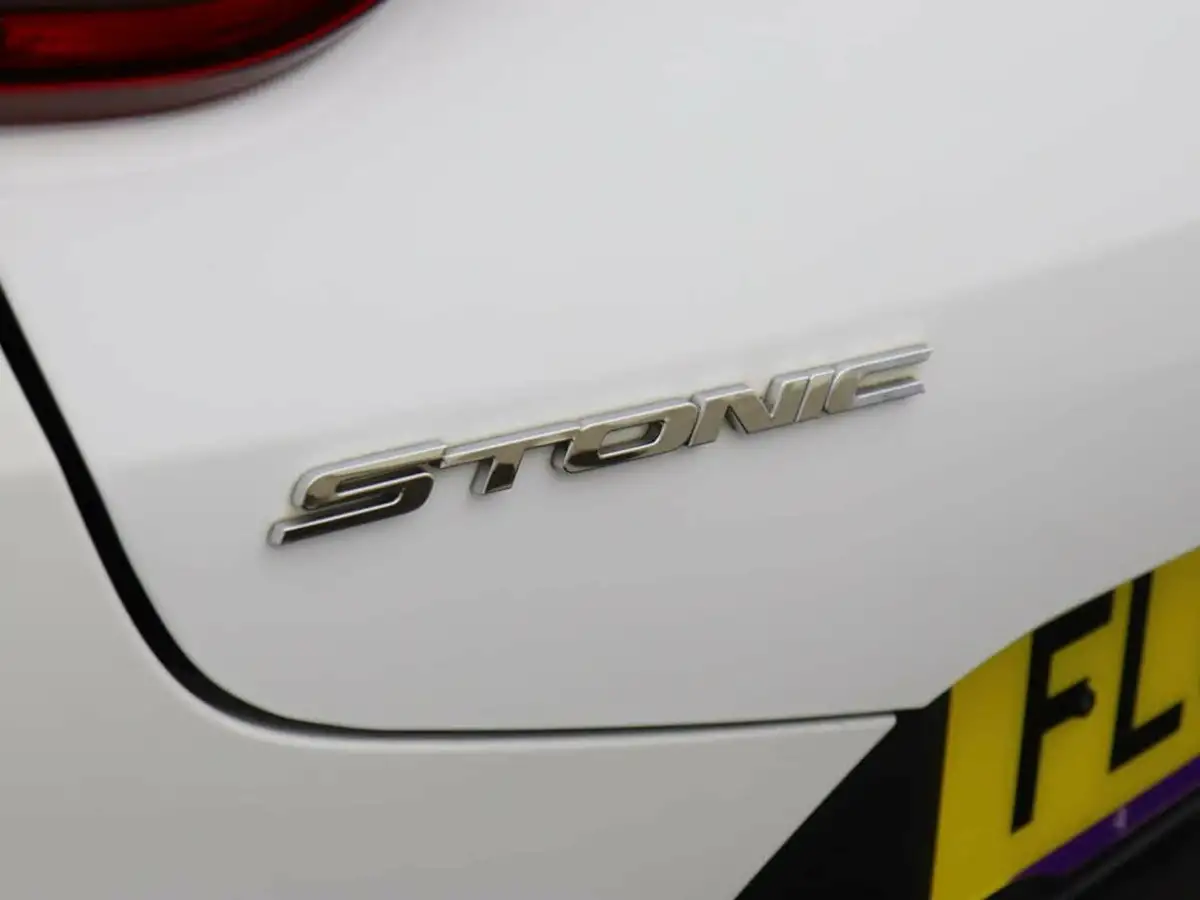 2019-kia-stonic-10-t-gdi-2-big-40