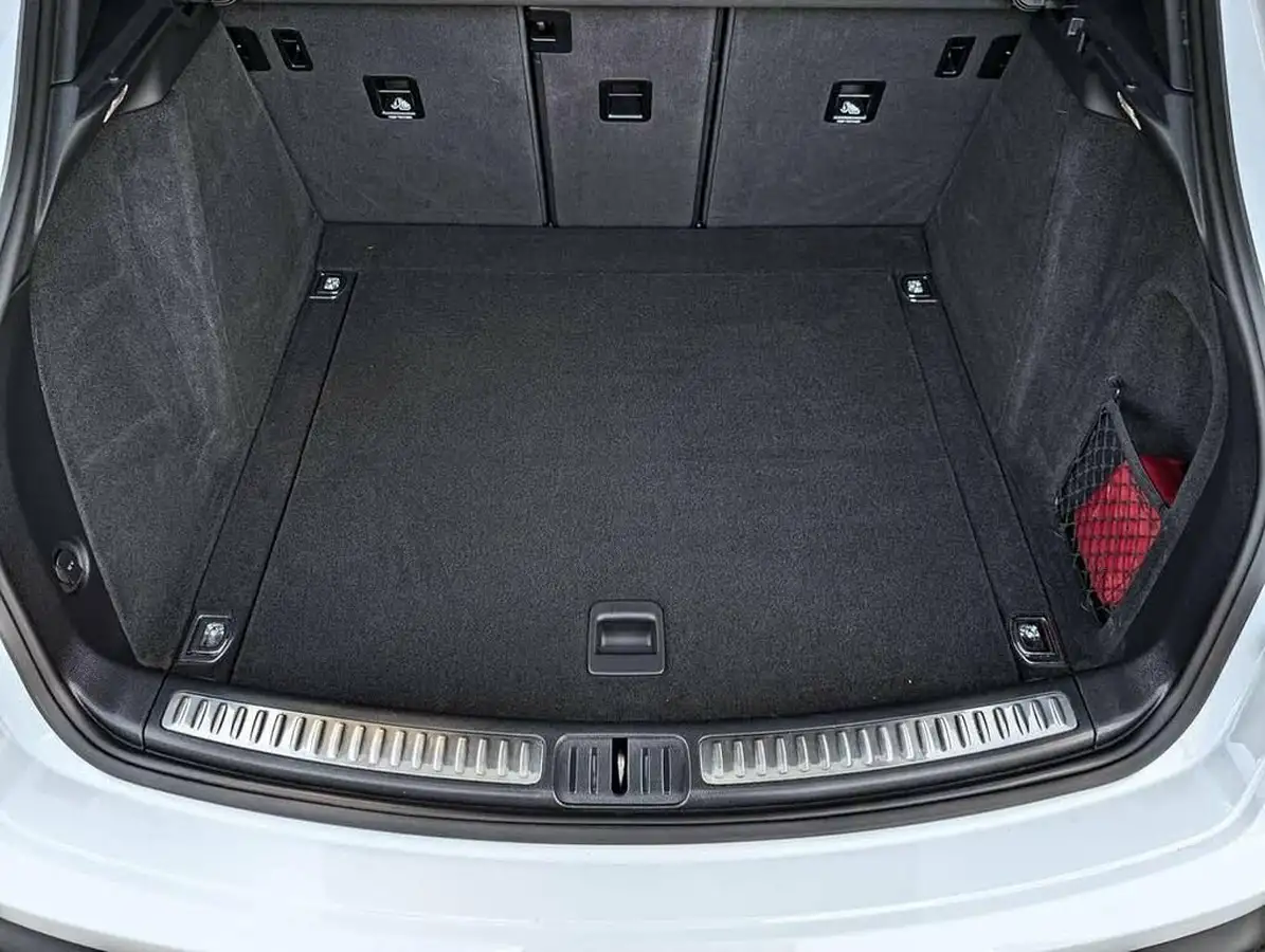2022-porsche-macan-20-big-51