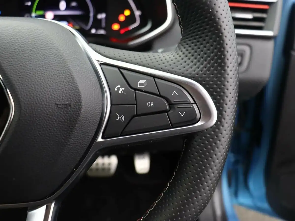 2021-renault-clio-16-rs-line-big-14