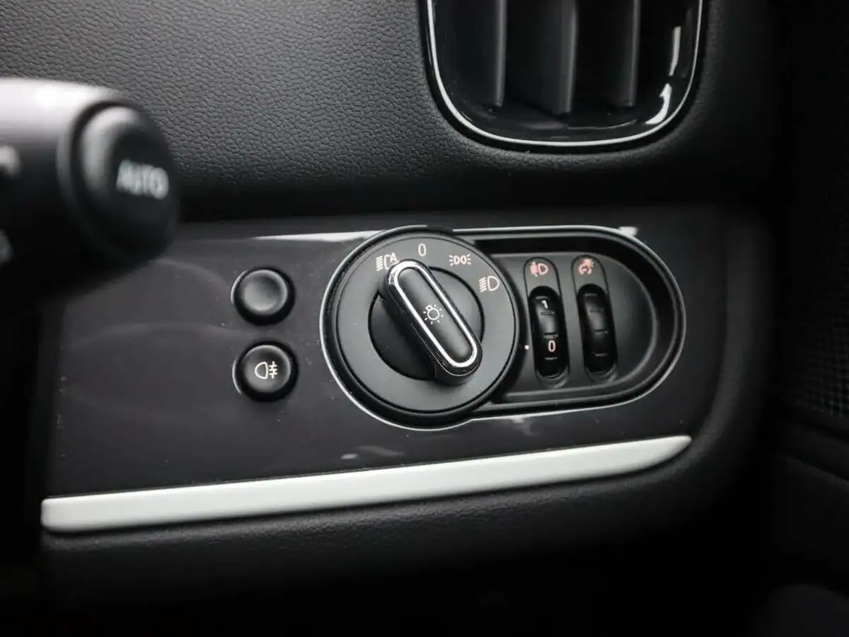 2019-mini-countryman-20-cooper-s-classic-big-24